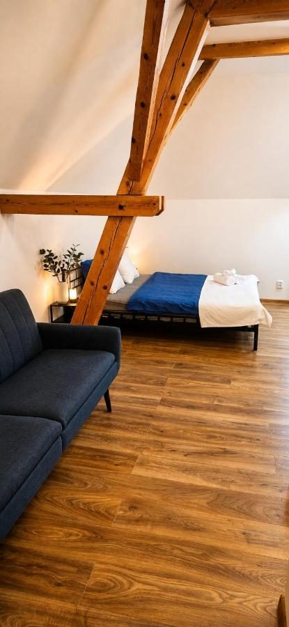 Apartmán Lípa — rozkládací pohovka v obývací části